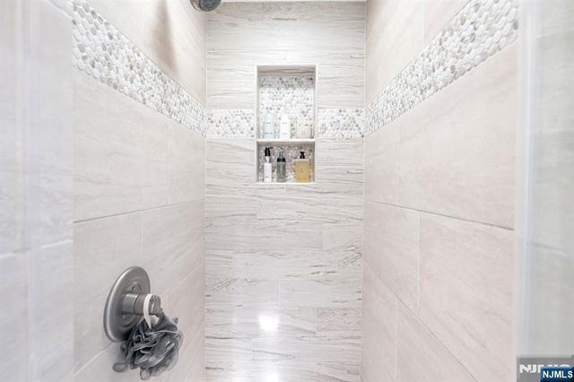 29 Martin Terrace, Hackensack, NJ 07601