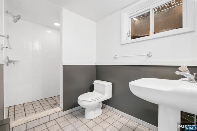 29 Martin Terrace, Hackensack, NJ 07601