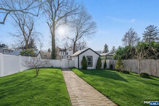 29 Martin Terrace, Hackensack, NJ 07601