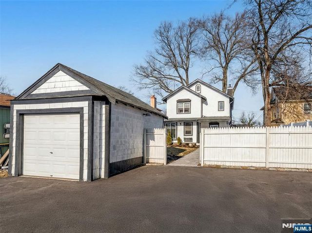 29 Martin Terrace, Hackensack, NJ 07601