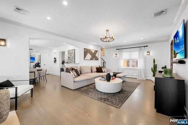 29 Martin Terrace, Hackensack, NJ 07601