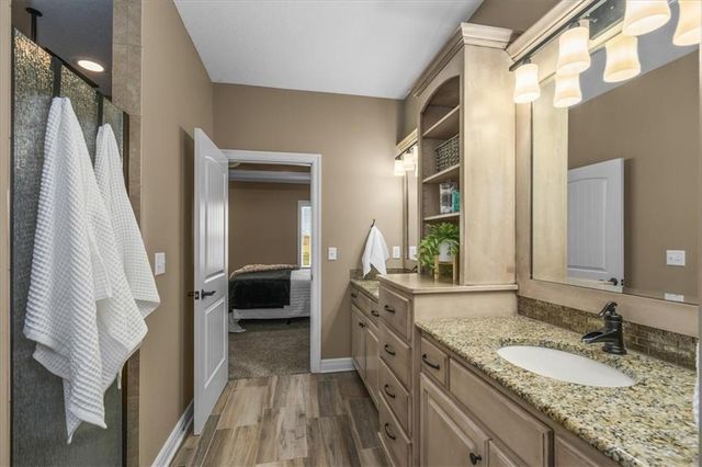 4100 SE Kyle Phillip Court, Blue Springs, MO 64014