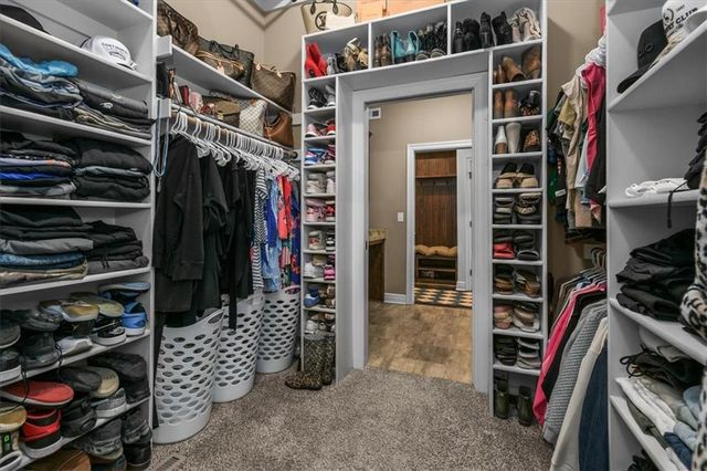 4100 SE Kyle Phillip Court, Blue Springs, MO 64014