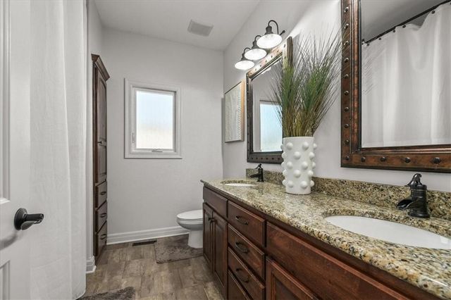 4100 SE Kyle Phillip Court, Blue Springs, MO 64014