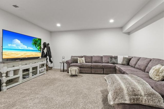 4100 SE Kyle Phillip Court, Blue Springs, MO 64014