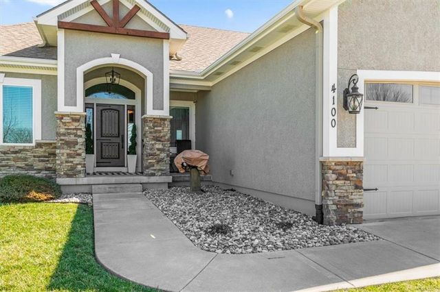 4100 SE Kyle Phillip Court, Blue Springs, MO 64014