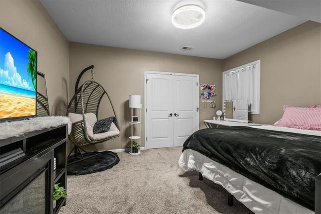 4100 SE Kyle Phillip Court, Blue Springs, MO 64014