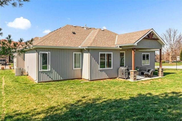 4100 SE Kyle Phillip Court, Blue Springs, MO 64014