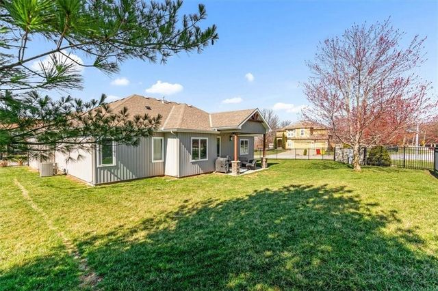 4100 SE Kyle Phillip Court, Blue Springs, MO 64014