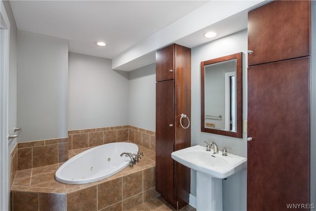 222 First Street 1101, Niagara Falls, NY 14303
