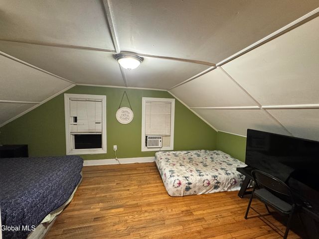 707 5th Avenue, Troy, NY 12182