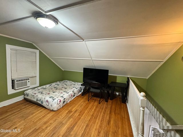 707 5th Avenue, Troy, NY 12182