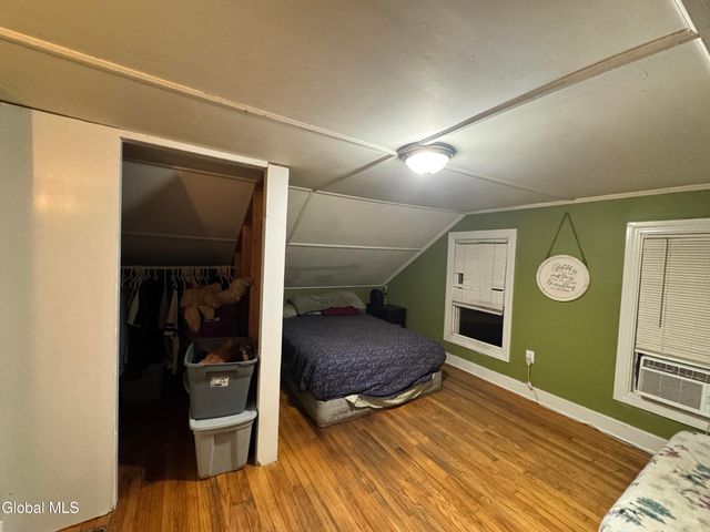 707 5th Avenue, Troy, NY 12182