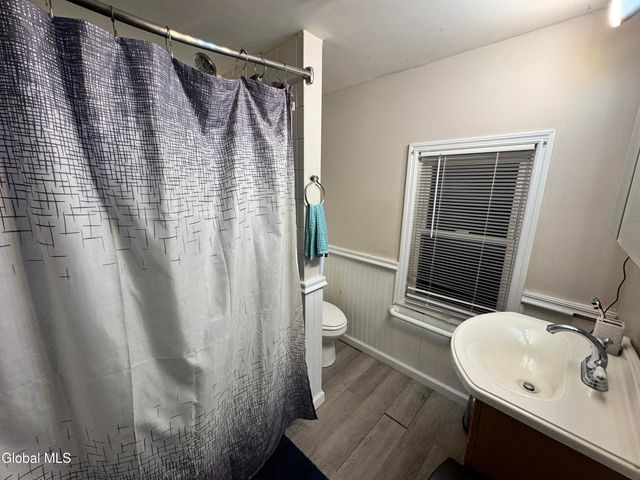 707 5th Avenue, Troy, NY 12182