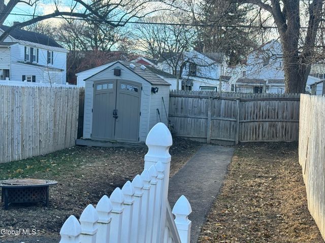 707 5th Avenue, Troy, NY 12182