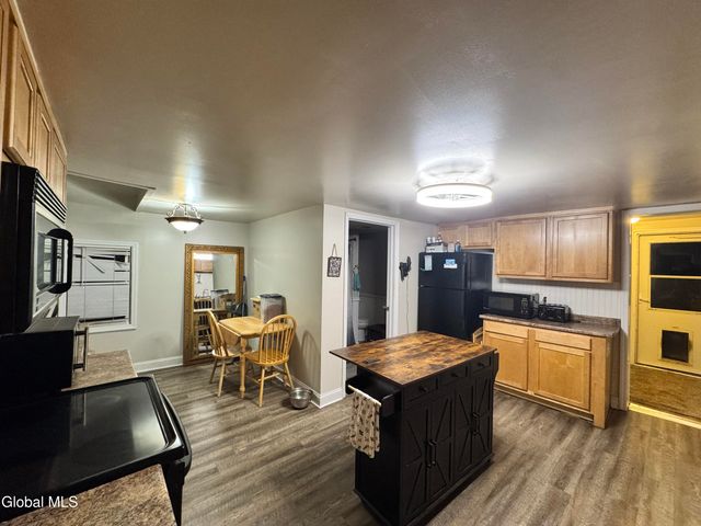 707 5th Avenue, Troy, NY 12182