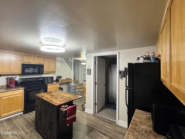 707 5th Avenue, Troy, NY 12182