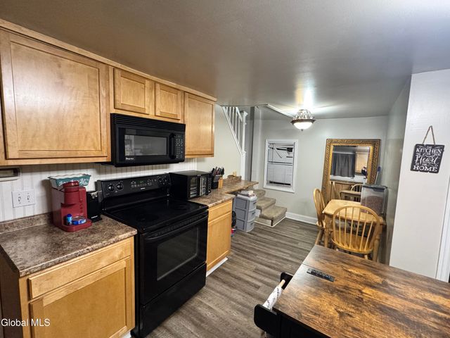 707 5th Avenue, Troy, NY 12182