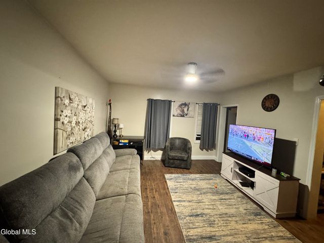 707 5th Avenue, Troy, NY 12182