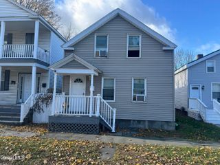 707 5th Avenue, Troy, NY 12182