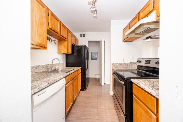 18333 Roehampton Drive 825, Dallas, TX 75252