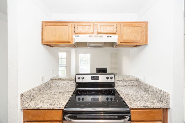 18333 Roehampton Drive 825, Dallas, TX 75252