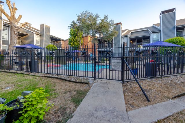 18333 Roehampton Drive 825, Dallas, TX 75252