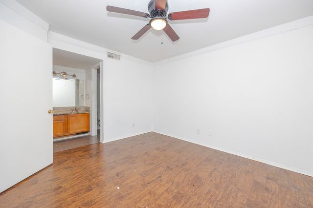 18333 Roehampton Drive 825, Dallas, TX 75252