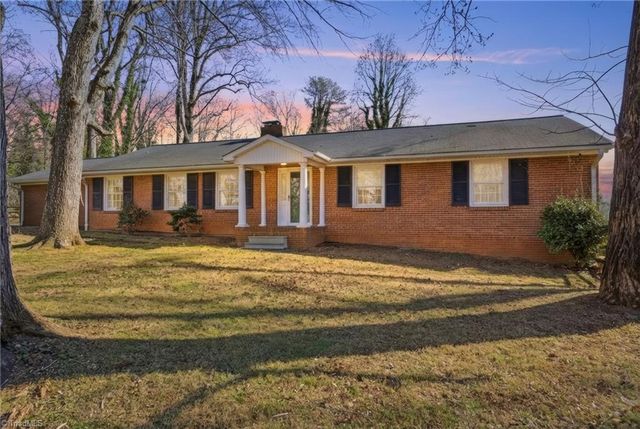 5501 Club Knoll Road, Winston-salem, NC 27105