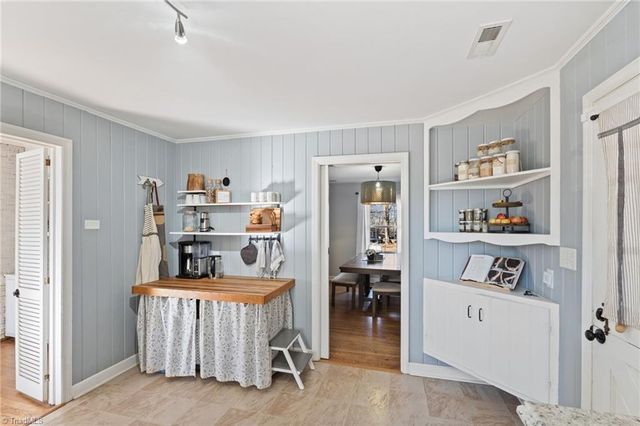 5501 Club Knoll Road, Winston-salem, NC 27105