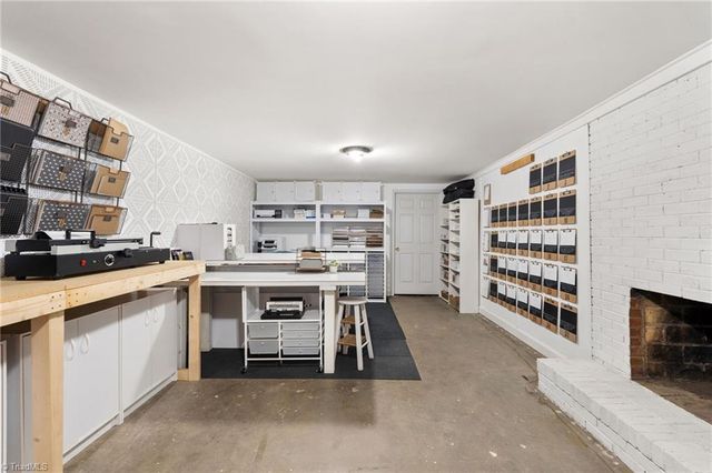 5501 Club Knoll Road, Winston-salem, NC 27105