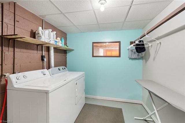 5501 Club Knoll Road, Winston-salem, NC 27105