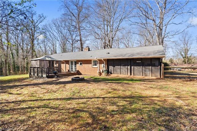 5501 Club Knoll Road, Winston-salem, NC 27105