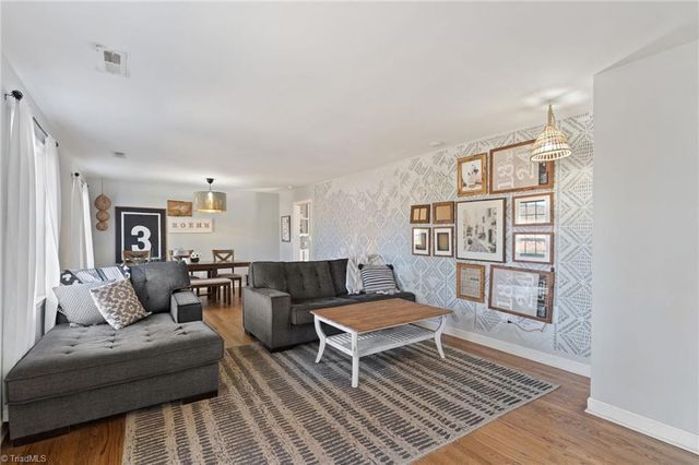 5501 Club Knoll Road, Winston-salem, NC 27105