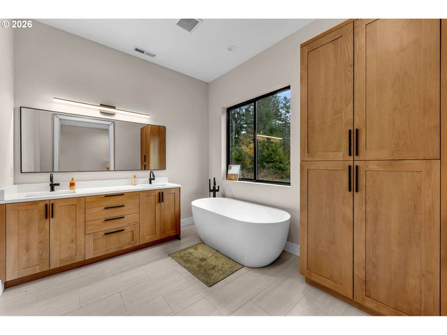 2519 ROSE VALLEY Rd, Kelso, WA 98626