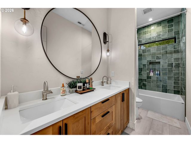 2519 ROSE VALLEY Rd, Kelso, WA 98626