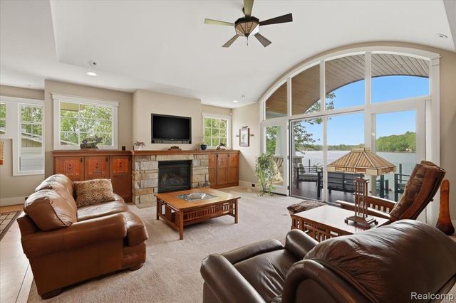 8665 Lakeview Boulevard, Clarkston, MI 48348