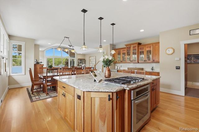 8665 Lakeview Boulevard, Clarkston, MI 48348