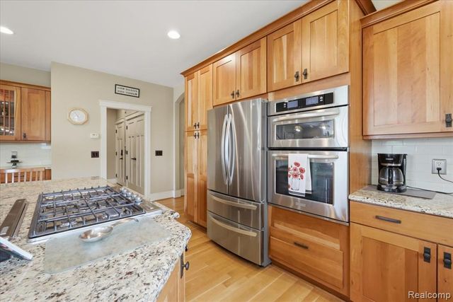 8665 Lakeview Boulevard, Clarkston, MI 48348