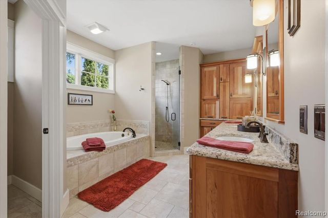 8665 Lakeview Boulevard, Clarkston, MI 48348
