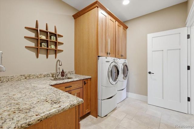 8665 Lakeview Boulevard, Clarkston, MI 48348