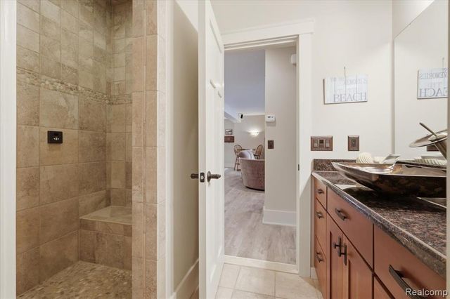 8665 Lakeview Boulevard, Clarkston, MI 48348