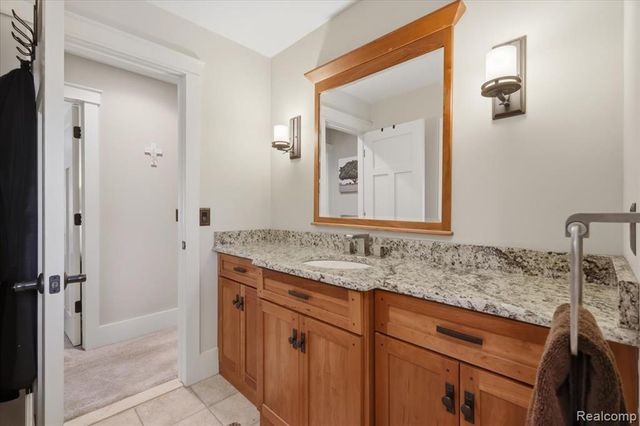 8665 Lakeview Boulevard, Clarkston, MI 48348