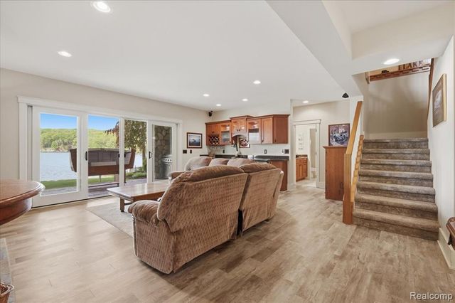 8665 Lakeview Boulevard, Clarkston, MI 48348