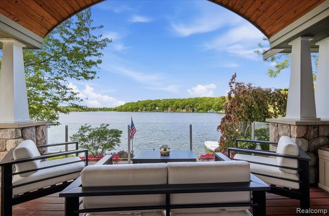 8665 Lakeview Boulevard, Clarkston, MI 48348