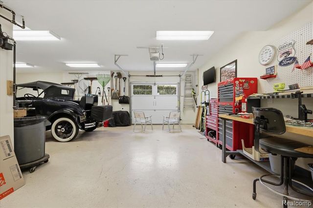 8665 Lakeview Boulevard, Clarkston, MI 48348