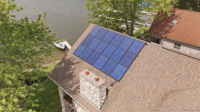8665 Lakeview Boulevard, Clarkston, MI 48348