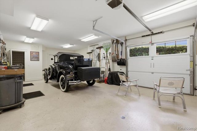 8665 Lakeview Boulevard, Clarkston, MI 48348