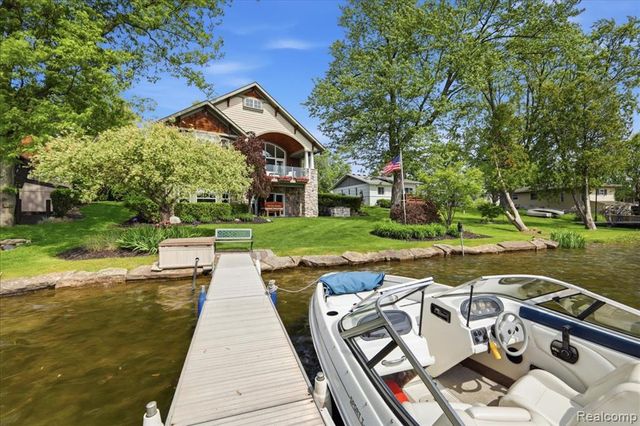 8665 Lakeview Boulevard, Clarkston, MI 48348