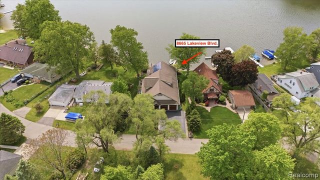 8665 Lakeview Boulevard, Clarkston, MI 48348